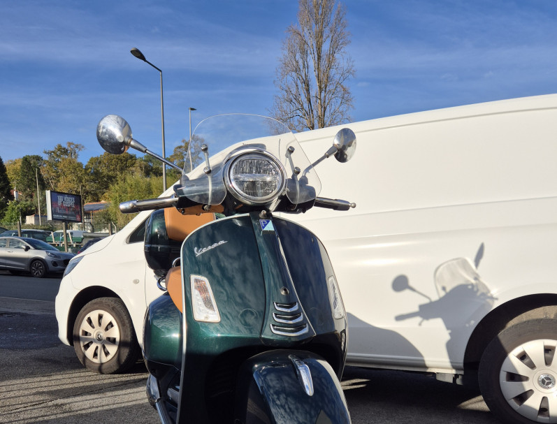 VESPA GTS 300 E4 VERT ANGLAIS