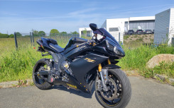 YAMAHA YZF 1000 R1