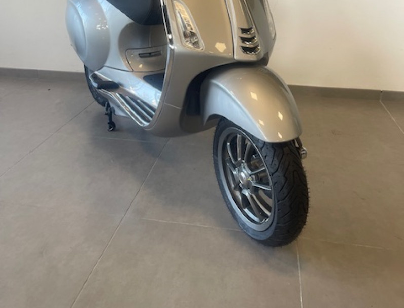 VESPA PRIMAVERA ELETTRICA 70 - 191 km - leasing 76 € / mois*