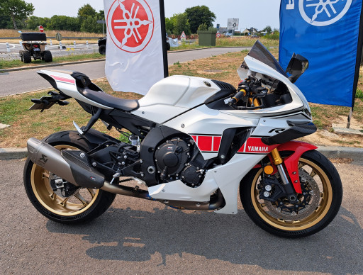 R1