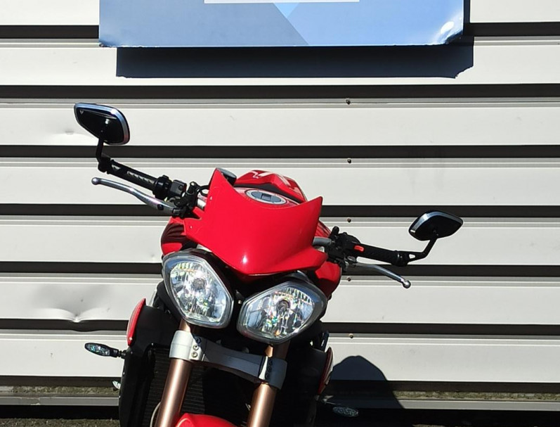 TRIUMPH SPEED TRIPLE 1050