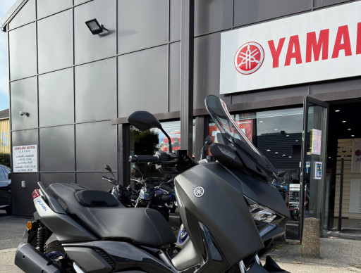 YAMAHA XMAX 300