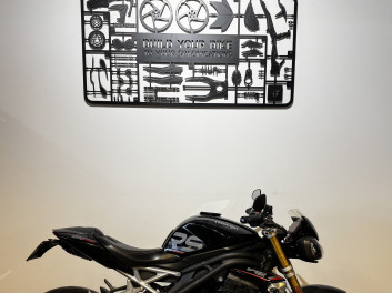 TRIUMPH SPEED TRIPLE 1200 RS