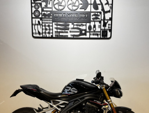 TRIUMPH SPEED TRIPLE 1200 RS