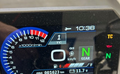 SUZUKI GSX-8S A2