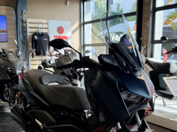 YAMAHA XMAX 300 Tech Max