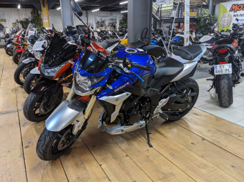 SUZUKI GSR 750