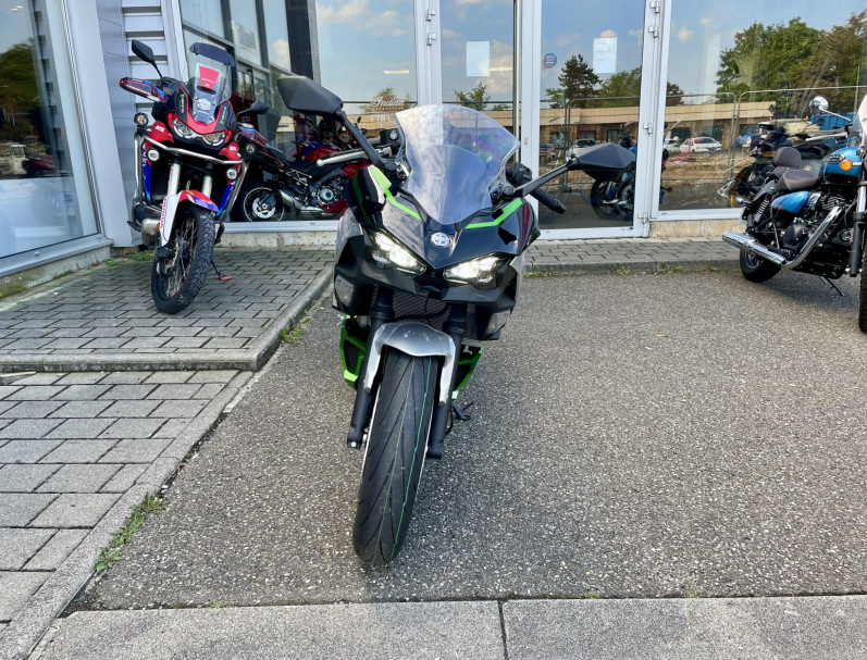 KAWASAKI Ninja 7 Hybrid