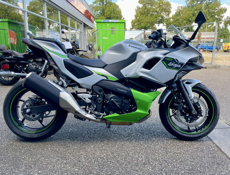 KAWASAKI Ninja 7 Hybrid