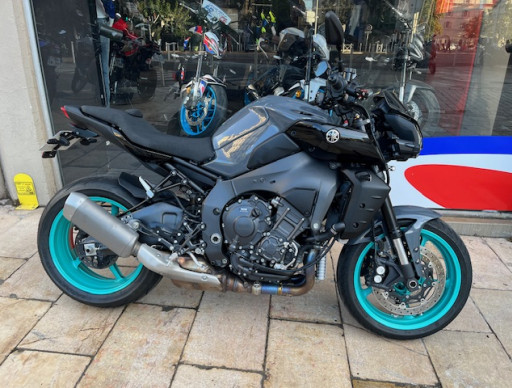 YAMAHA MT-10