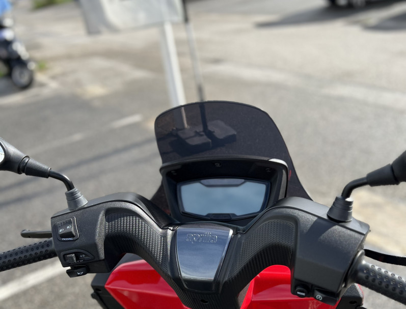 APRILIA SXR 