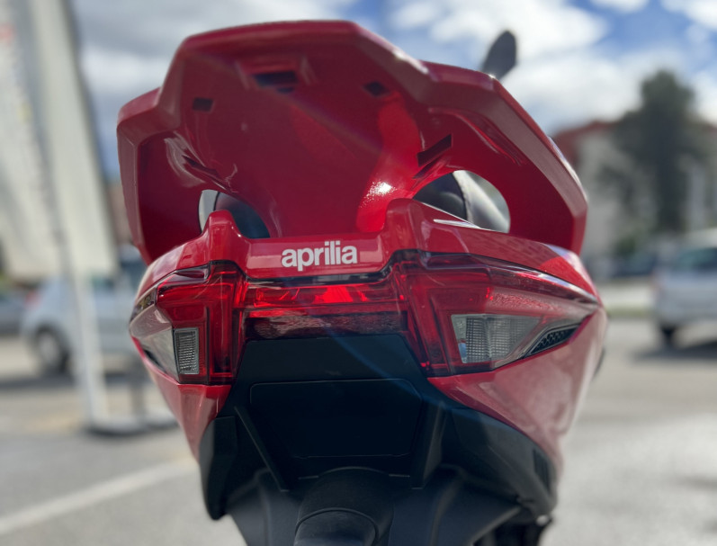 APRILIA SXR 