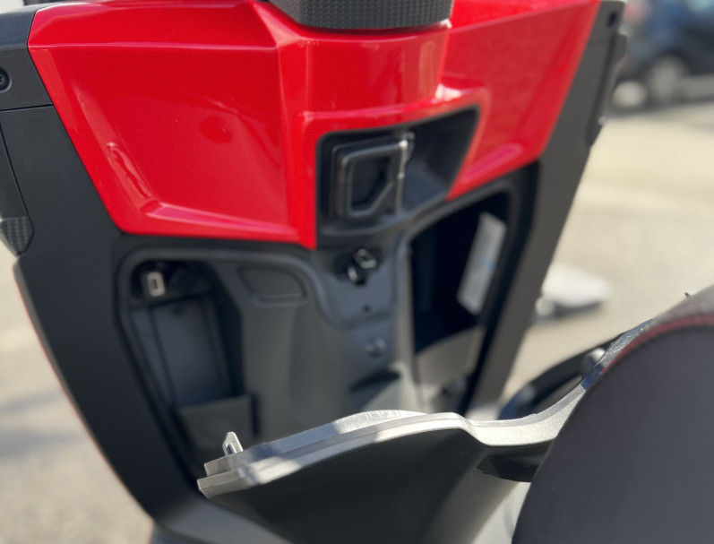APRILIA SXR 