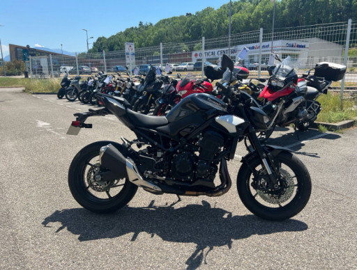 KAWASAKI Z900