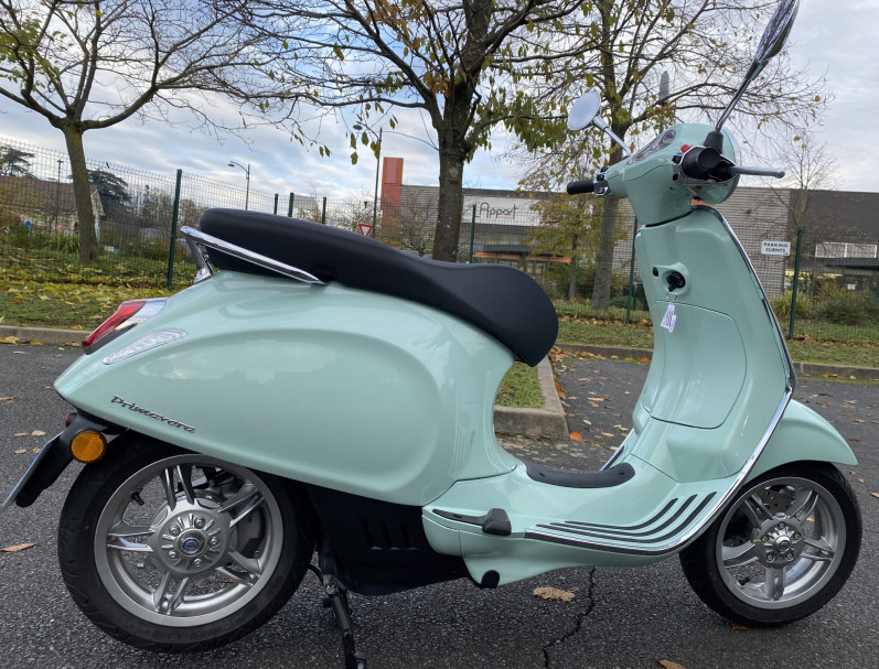 VESPA PRIMAVERA 50