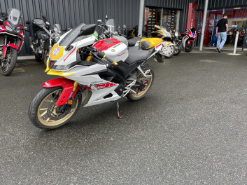 YAMAHA YZF-R125 