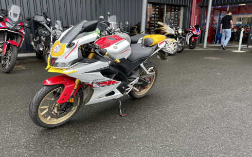 YAMAHA YZF-R125 