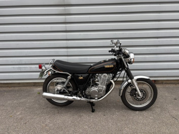 YAMAHA SR 400