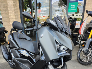 YAMAHA XMAX 125