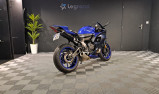 YAMAHA R7