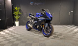 YAMAHA R7