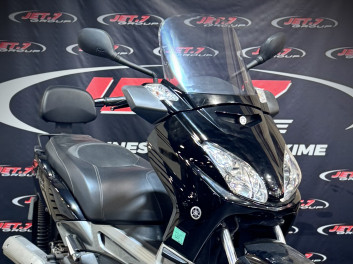 YAMAHA X-MAX 250