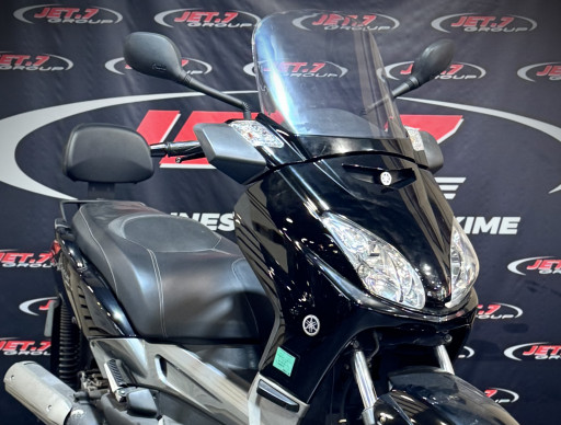 YAMAHA X-MAX 250