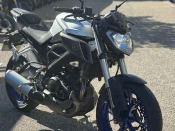YAMAHA MT-125