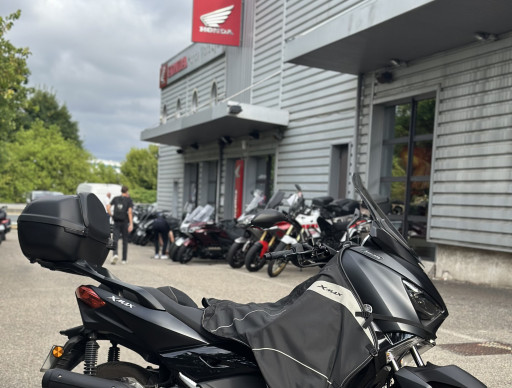 YAMAHA X-MAX 125 IRON MAX