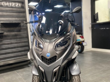 PIAGGIO MP3 530 HPE EXCLUSIVE