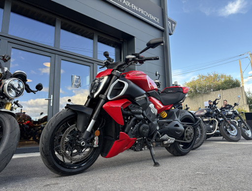 DUCATI DIAVEL V4