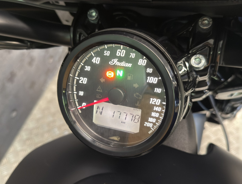 INDIAN SCOUT BOBBER 1200 JEKILL 8000€ ACCESS