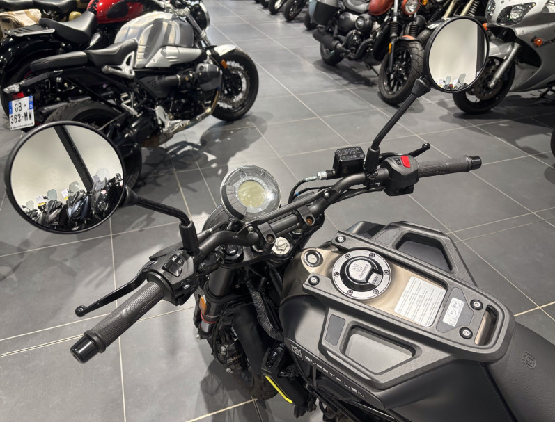 HUSQVARNA SVARTPILEN 125 / Garantie 