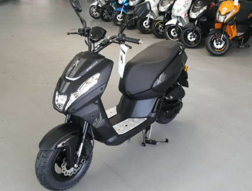 Scooter PEUGEOT STREET ZONE 50