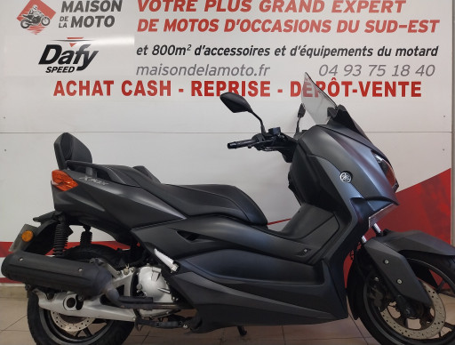 YAMAHA X-MAX 125