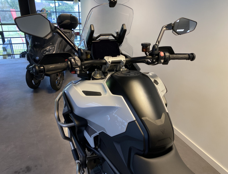 TRIUMPH TIGER 1200 EXPLORER