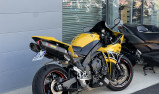 YAMAHA R1