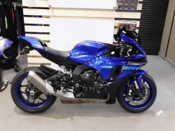 YAMAHA YZF 1000 R1