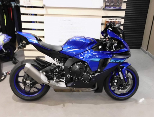YAMAHA YZF 1000 R1