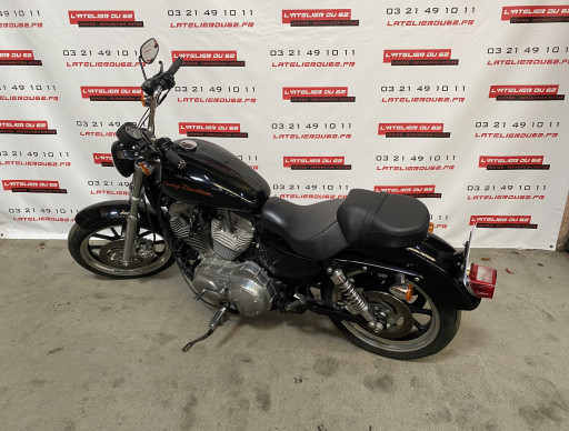 HARLEY-DAVIDSON SPORTSTER 883