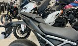 SUZUKI GSX-8R