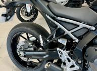 SUZUKI GSX-8R