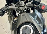 SUZUKI GSX-8R
