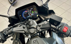 SUZUKI GSX-8R