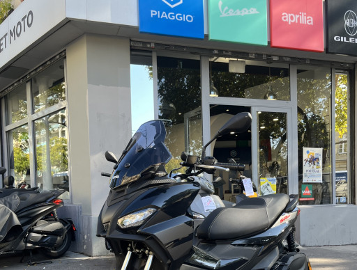 APRILIA SR-GT 125