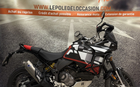 Ducati Desert X Noire et Rouge