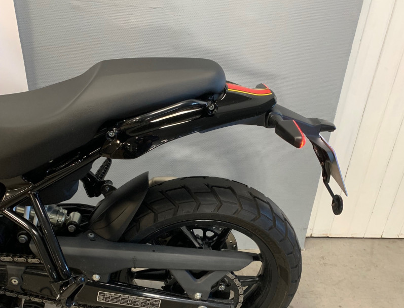 ROYAL ENFIELD Guerilla 450