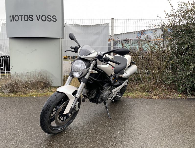 DUCATI MONSTER 696 +