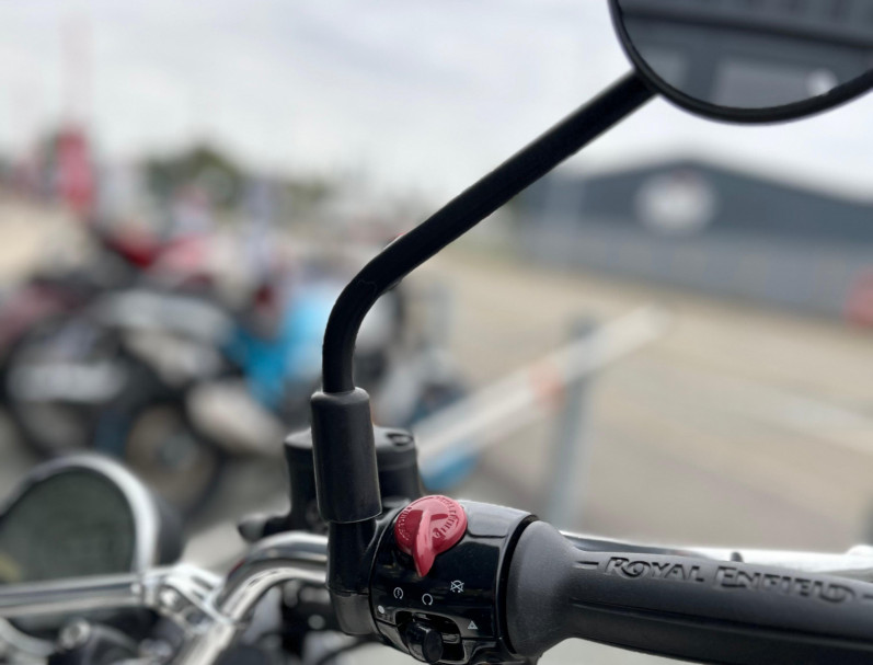 ROYAL ENFIELD BEAR650 TWO FOUR NINE Seulement 500Km