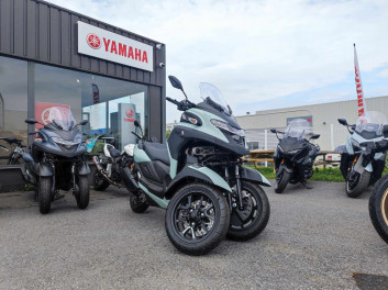 YAMAHA TRICITY 300